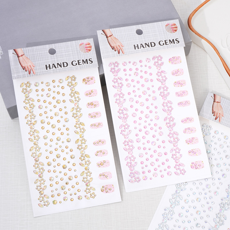 ملصقات أكريليك ذاتية اللصق على - مراجعة Rhinestone Nail Gem وسعره