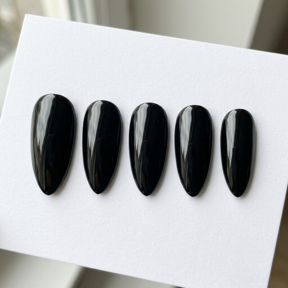 أظافر صناعية متوسطة الطول بلون - مراجعة Nail Art Gothic وسعره